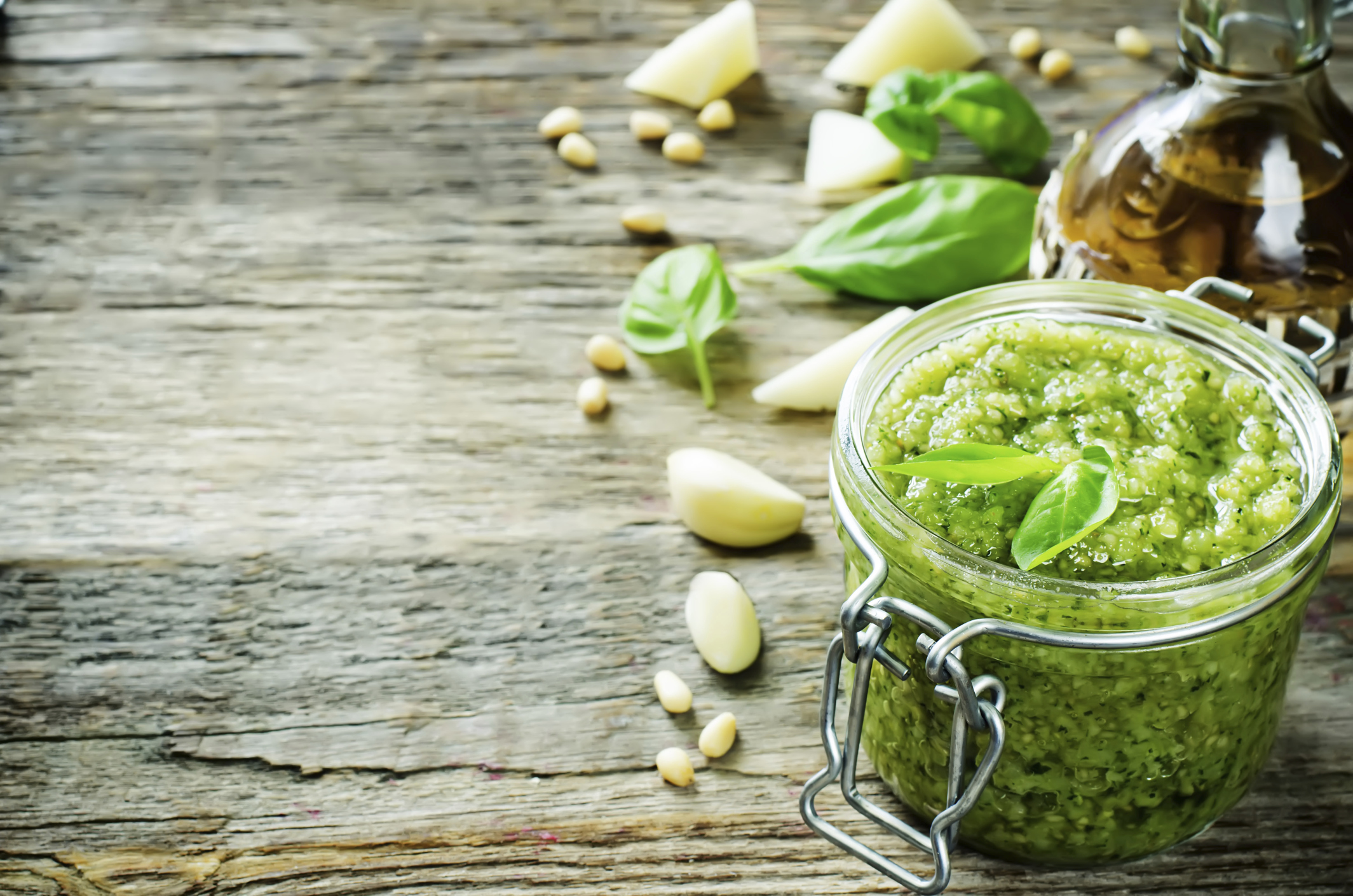 Frisch zubereitet: grünes Pesto