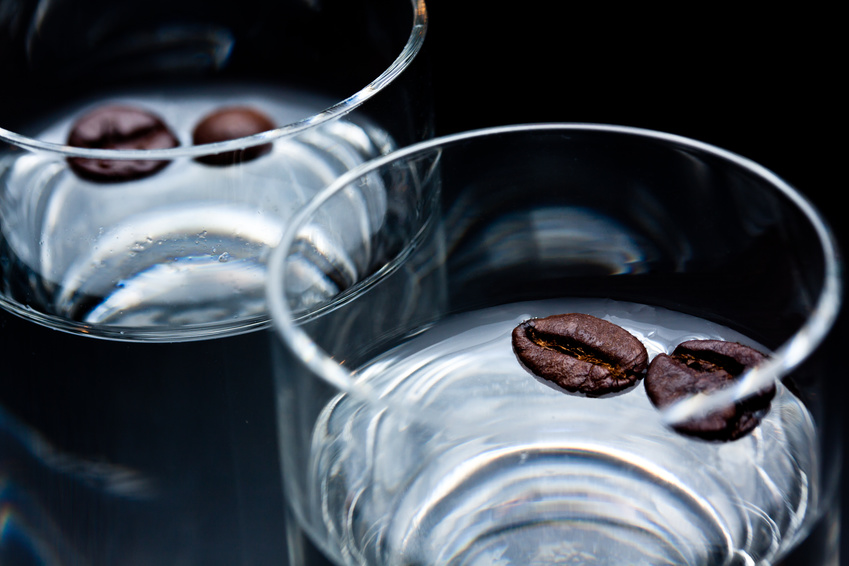 Süßer Genuss: Sambuca mit Kaffeebohnen